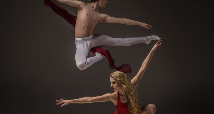 découvrez des exercices d'agilité variés pour améliorer votre rapidité, coordination et équilibre. idéaux pour les sportifs de tous niveaux, ces entraînements vous aideront à optimiser vos performances physiques tout en vous amusant !